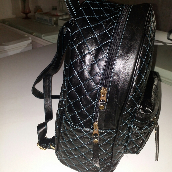 Backpack - Picture 4 of 8